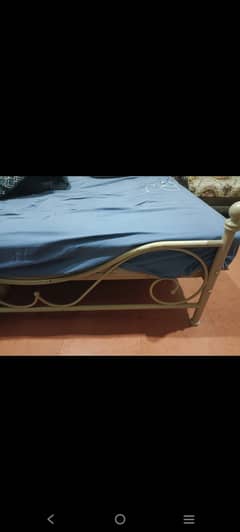 King bed with mattress