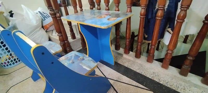 Frozen study table and 2 chairs for kids 3