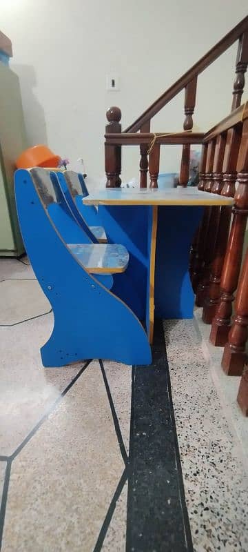 Frozen study table and 2 chairs for kids 5