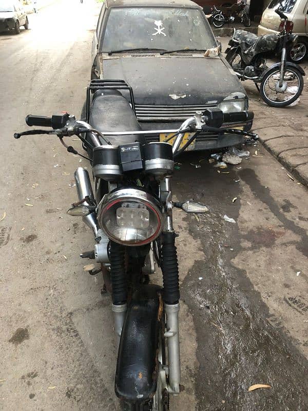 Suzuki 150 model 2015 condition colour se halki 0/3/1/1/2/3/4/1/9/3/8 5