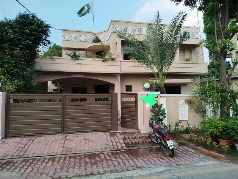 DHA Phase 1 Block M One Kanal 6 Bed Renovated House Near To Mosque Prime Location Peaceful Environment And Easy Approach From Ghazi Road. 0