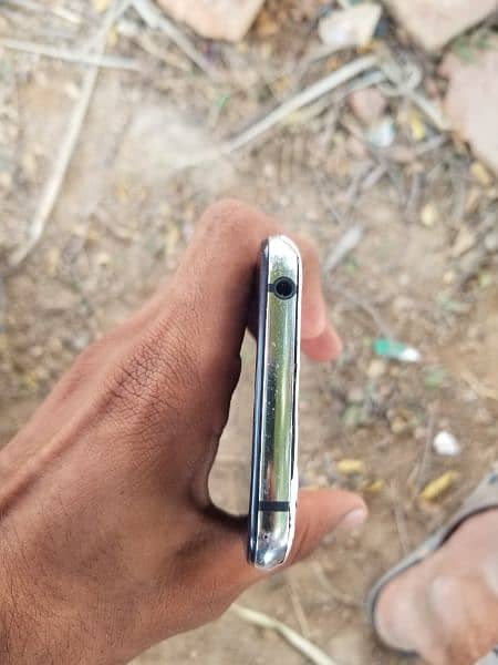 sharp aquos r2 non pta back crack read ad first 1