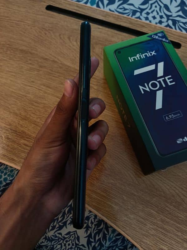 infinix note 7, with box in good condition, 10/10 cameras 1