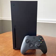 Selling 10/10 Xbox Series X with 2 controllers 0