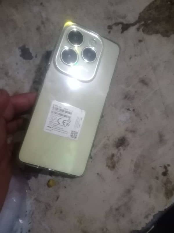 Infinix Hot 40 pro 0