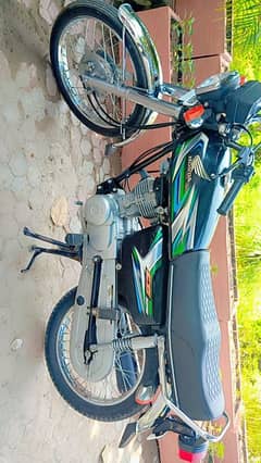 honda 125 2022 December black