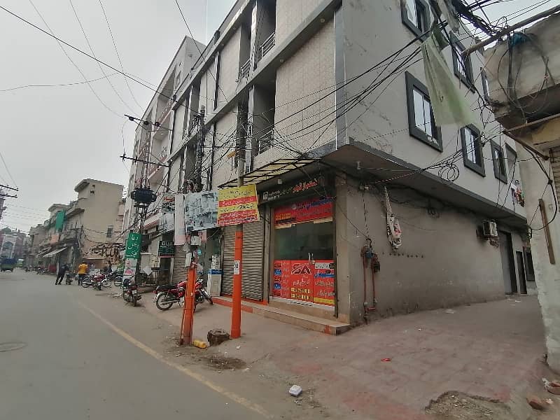 A Building Of 6 Marla In Bastami Road. Video Available 8