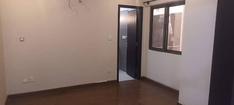 2 bed flat available for rent in Zarkoon Heights 3