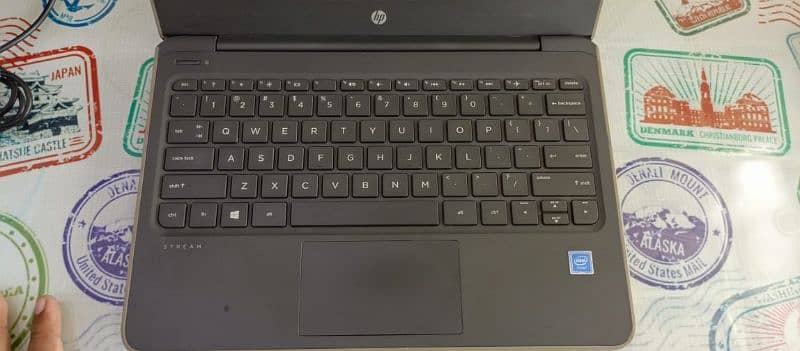 HP Chrome Book 4