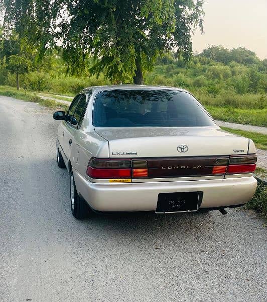 Toyota Corolla LX Limited 1993 7