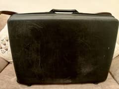 Medium size suit case