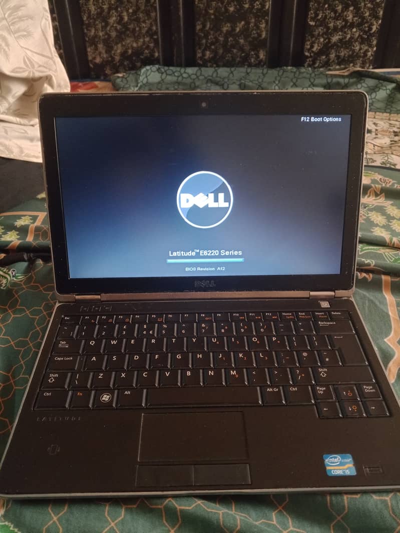 Dell lettitude Model E6220 Intel Core i5-2nd gen 0