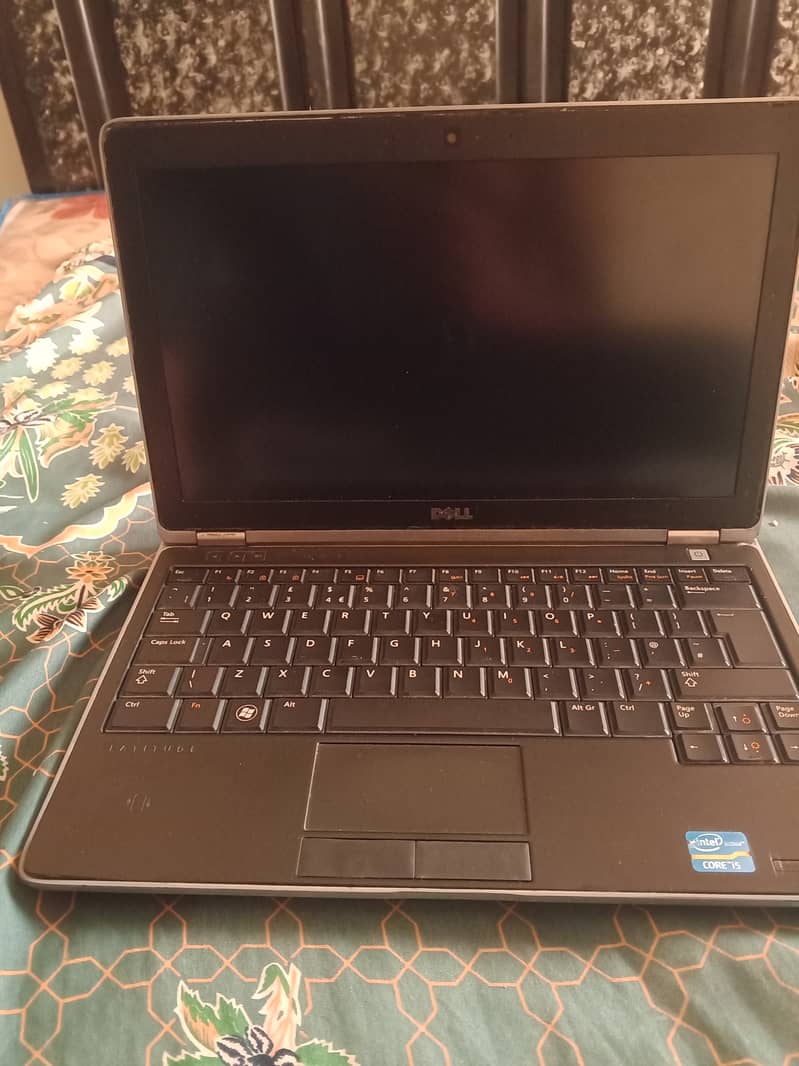 Dell lettitude Model E6220 Intel Core i5-2nd gen 5