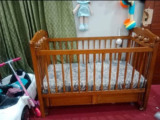 Pure Wooden Baby Cot with Mattress – Great Condition! 4