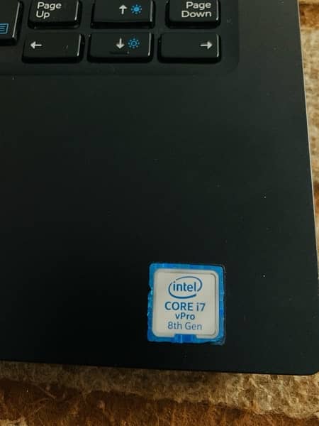 i7 8th generation Dell 7390   16/256 3