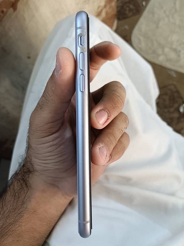 iPhone 11 jv 10by 10 lush condition 2