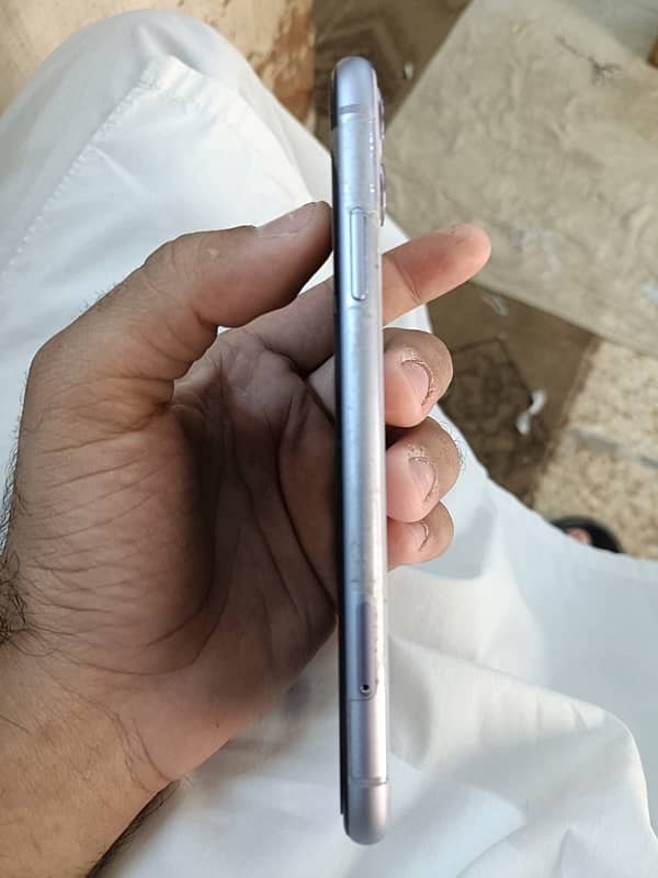 iPhone 11 jv 10by 10 lush condition 3