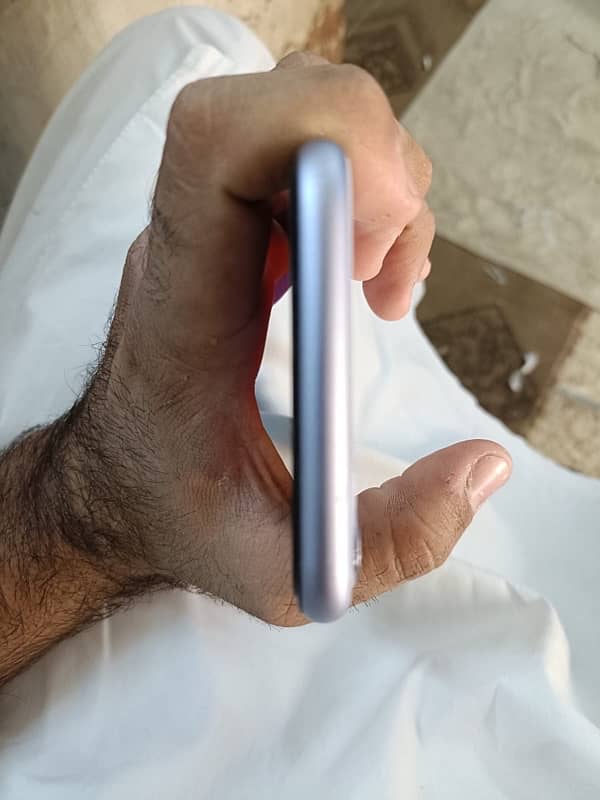 iPhone 11 jv 10by 10 lush condition 5