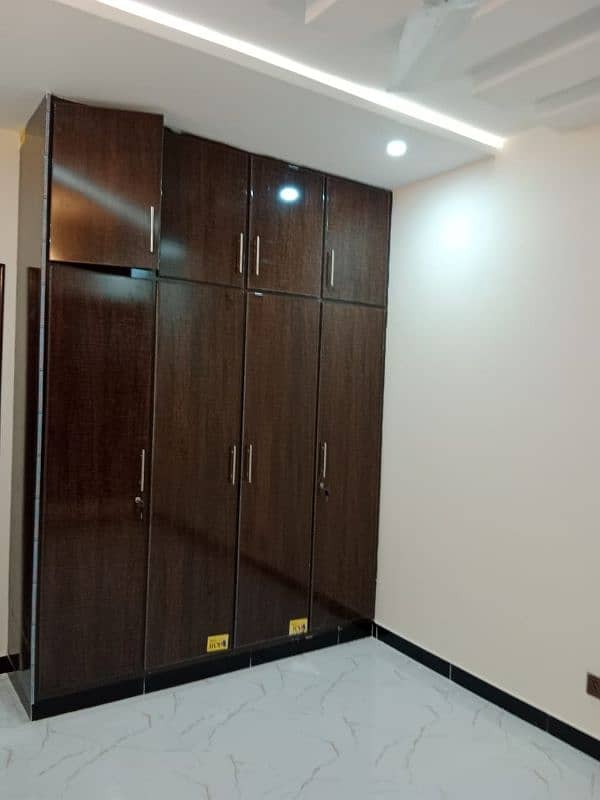 12marla upper portion avelebal for rent in G-15 G-16 5