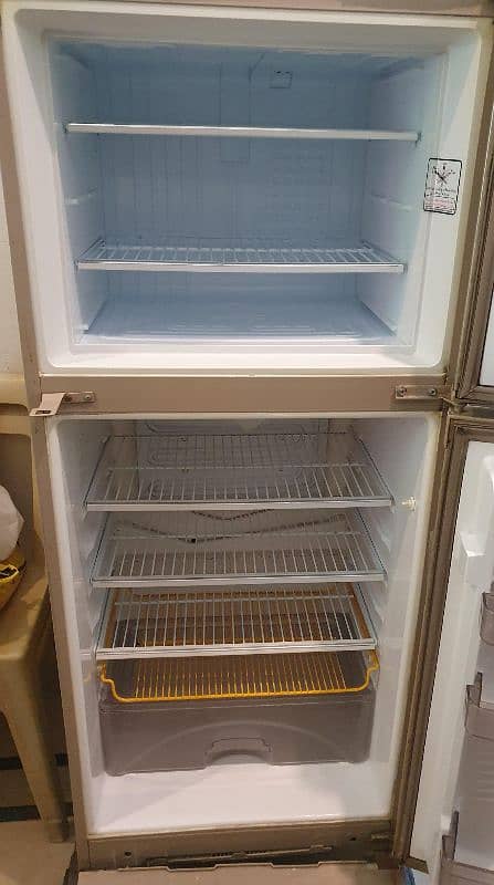 Dawlence Refrigerator Medium Size 4