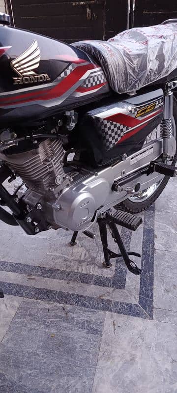 Honda 125 2024 3