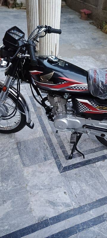 Honda 125 2024 4