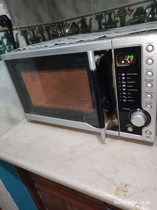 Dawlance Microwave Oven 2