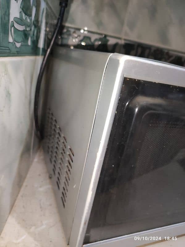 Dawlance Microwave Oven 5