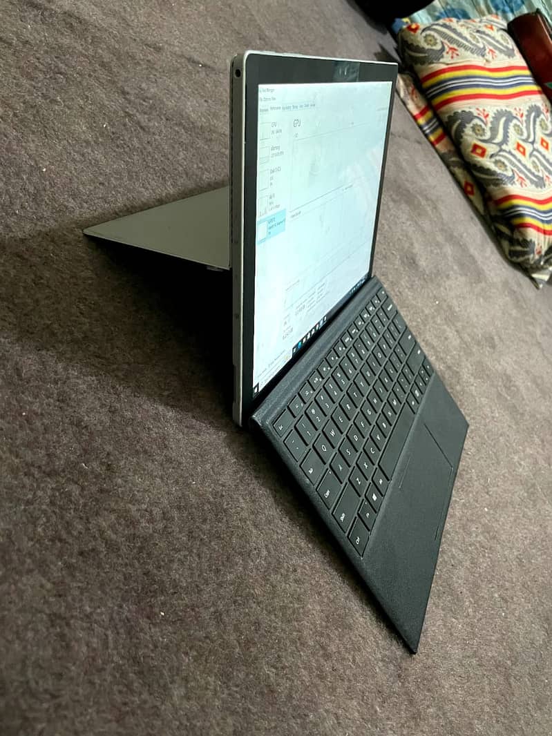 Microsoft surface pro 4 core i5-6th generation 5