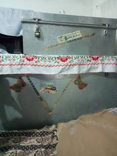 5,5 foot ki 2patiya 1 tarank new condition 0