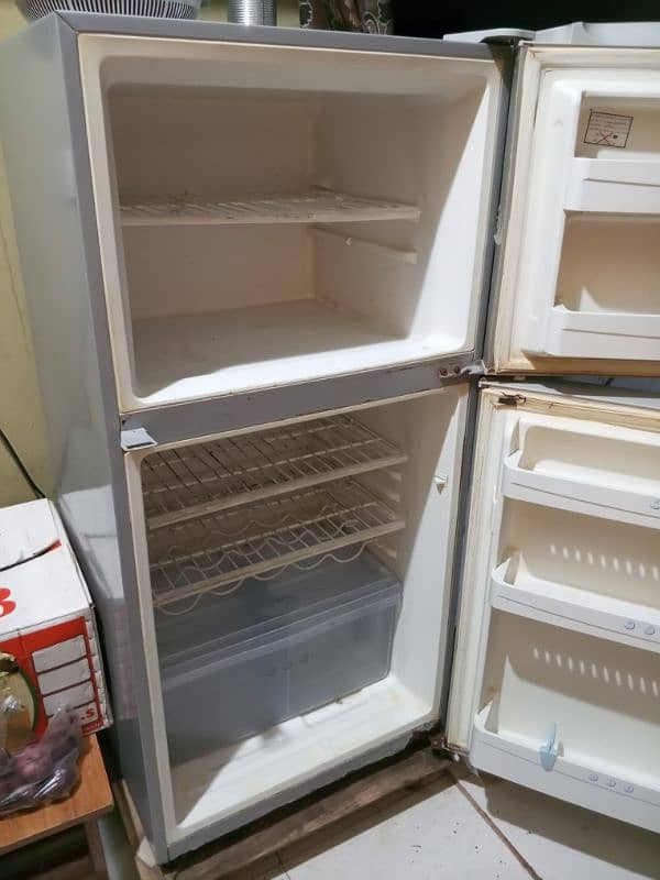 HAIER HRF-300 REFRIGERATOR FOR SALE 2