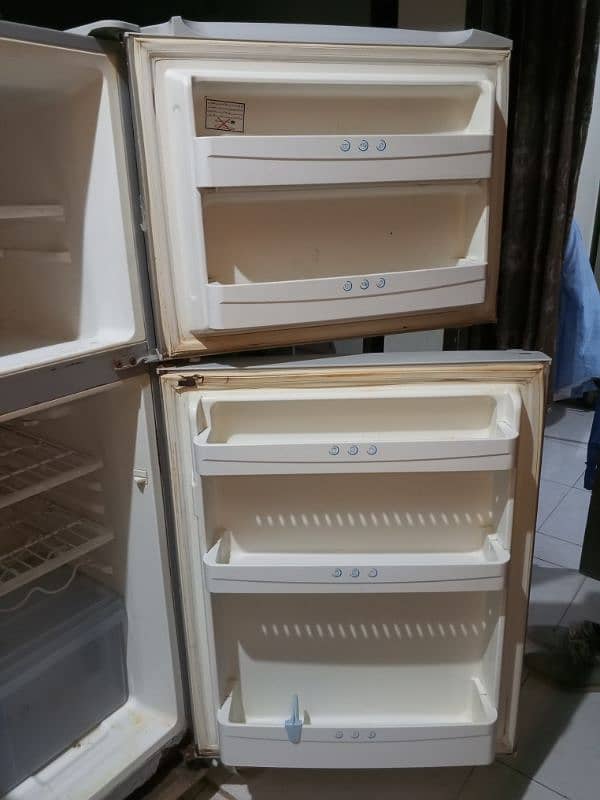 HAIER HRF-300 REFRIGERATOR FOR SALE 3