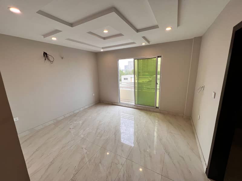 1 BEDROOM BRAND NEW APARTMENT FOR SALE IN SECTOR E BAHRIA TOWN LAHORE 1