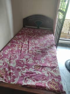 2 single bed ( original wood) 0