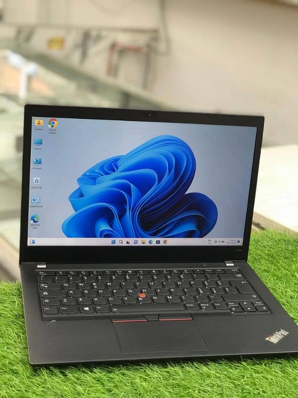 Lenovo t480s core i5 8th generation 8gb ram 256gb SSD laptop for sale 2