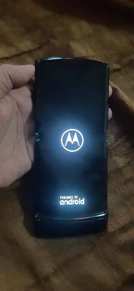 Moto RAZR 2019 PTA Approved Flip Phone 4