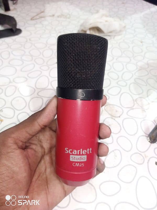 Scarlett Studio CM25 Condenser Microphone 1