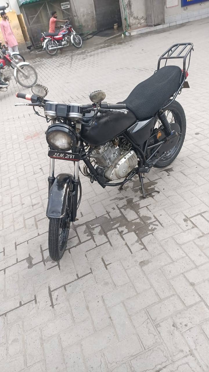 Suzuki GS 150 2009 3