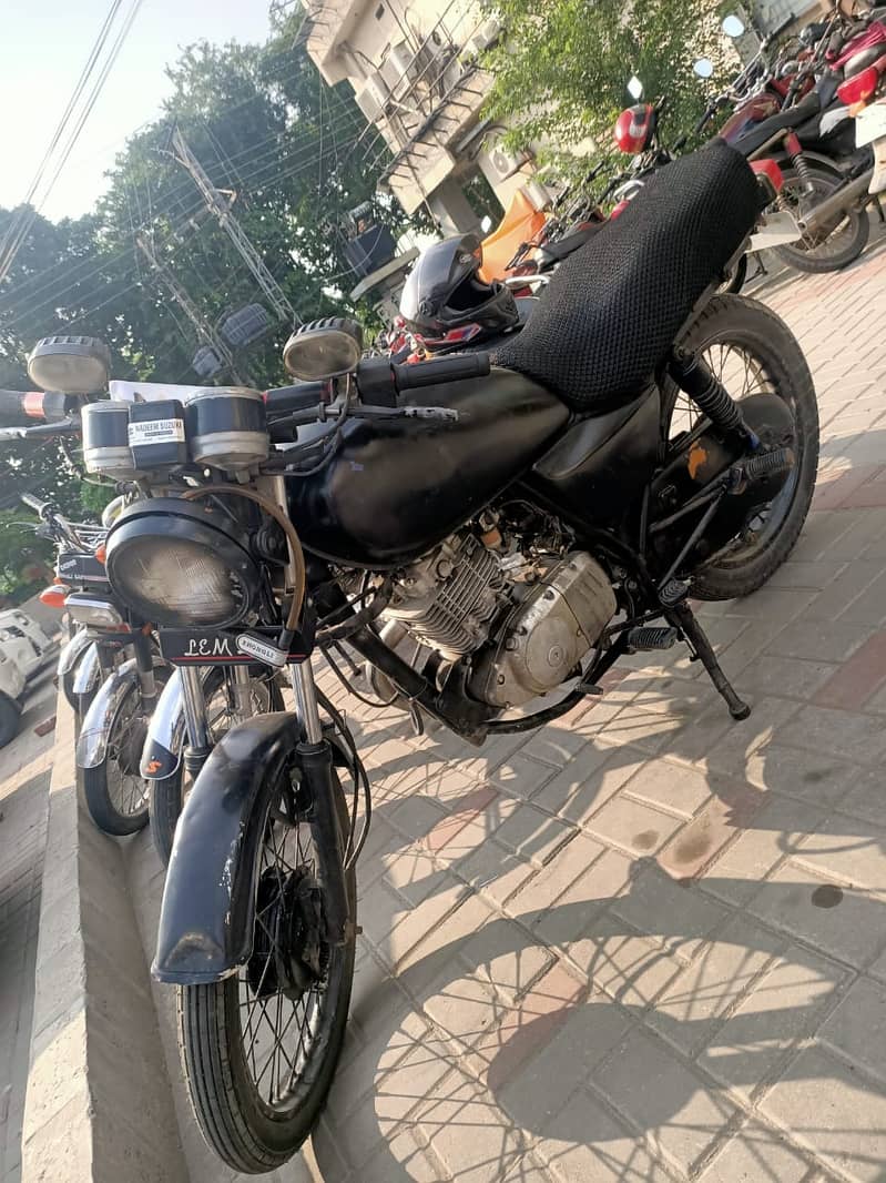 Suzuki GS 150 2009 4