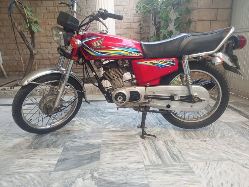 Honda 125 model 2018 Lahore registered all documents complete 1