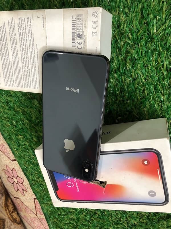 iphone X 64 gb  with box 2