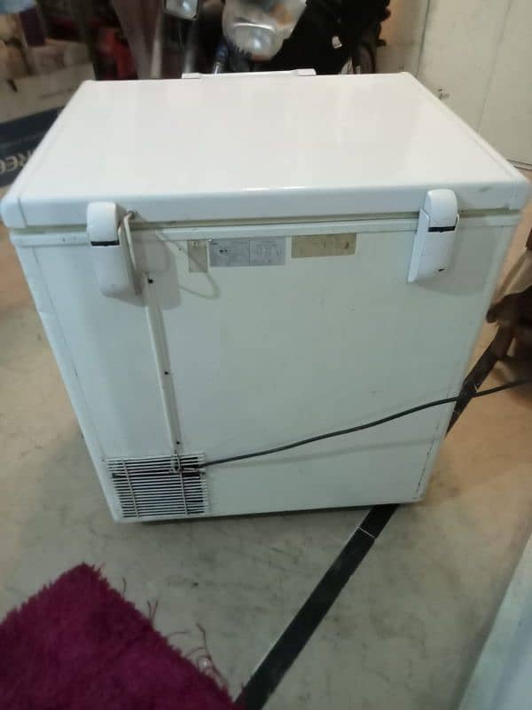 haier D freezer model dfs 245 1