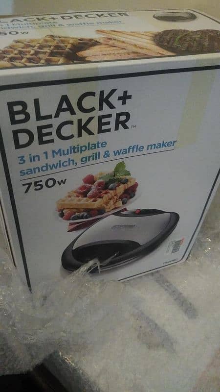 new 3 in 1  sandwich grill and waffle maker 0