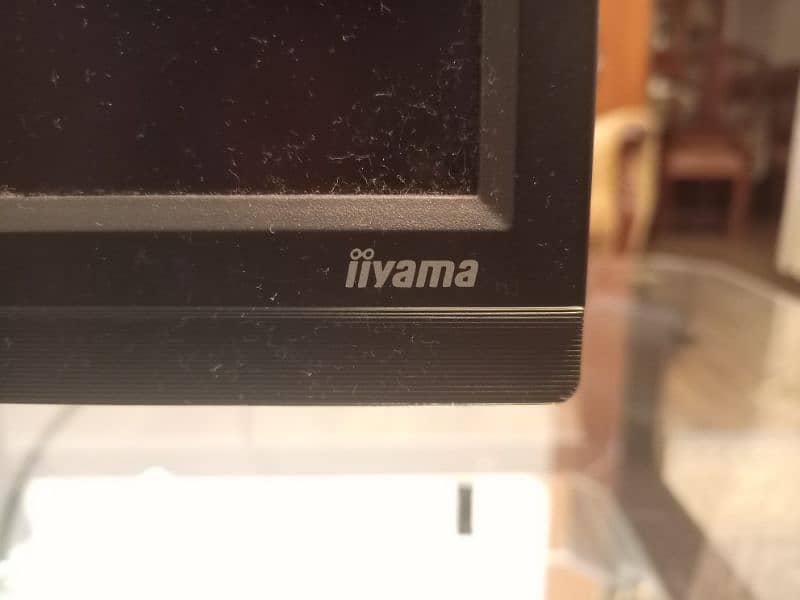 iiyama 22 inch monitor 1