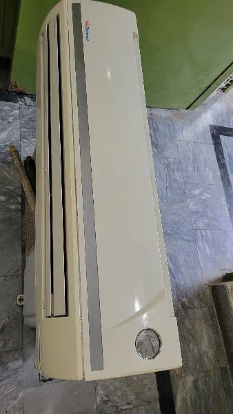 dawlance 1.5 ton ac. new condition. 1