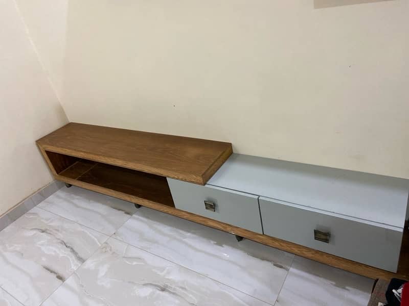 TV UNIT 1