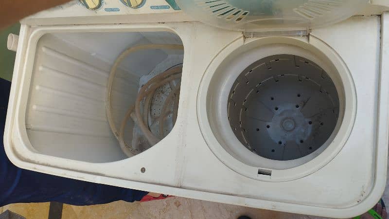 Haier washing and dryer machine 8