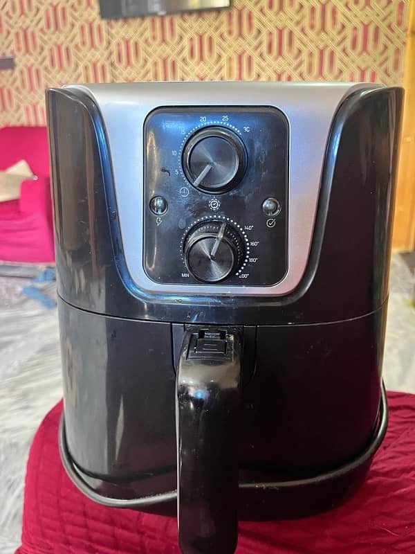 Dawlance Air Fryer 10/10 Condition Only Two  Time Use 4