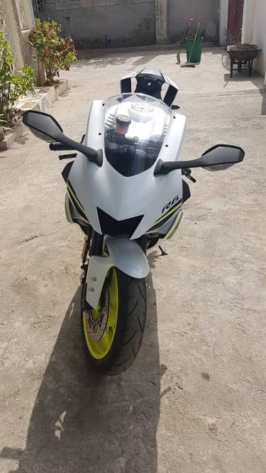 Yamaha YZF-R6 2017 1