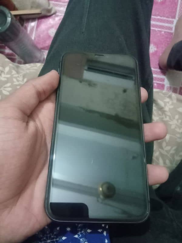 Iphone 11 64GB Factory Unlock ( Non Pta ] 3